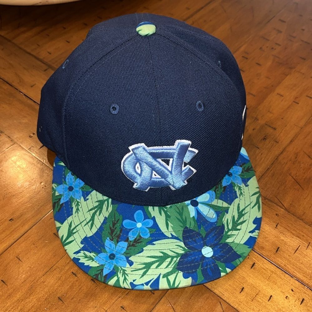 UNC North Carolina Tar Heels Aloha SnapBack Signed by Phil Ford Baseball Cap Hat